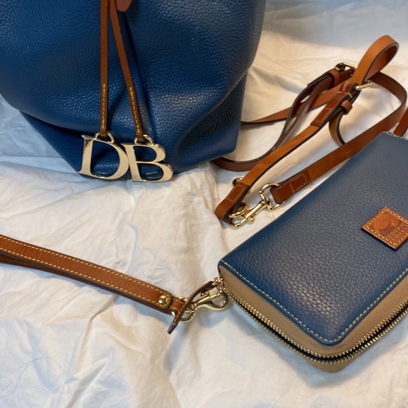 Original Dooney & Bourke Purse & Wallet - Picture 4 of 4
